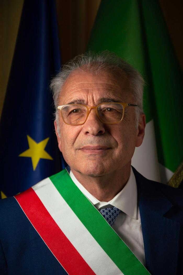 sindaco con fascia