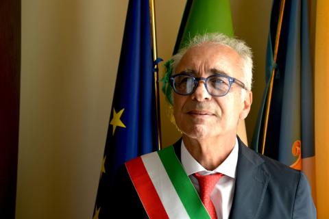 Sindaco Aurelio Lo Fazio con fascia
