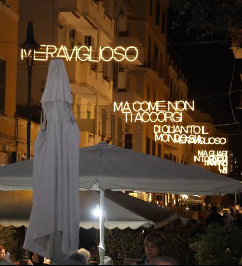 Le luminarie in via XX settembre (Si ringrazia per la foto Francesco Di Ruocco"