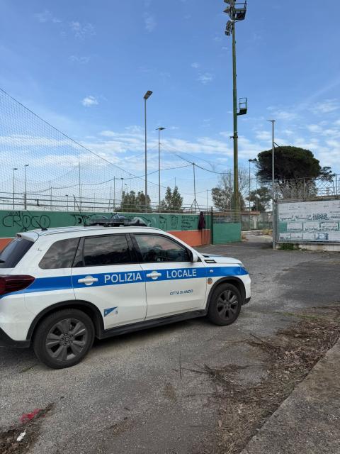La polizia locale al campo di Falasche