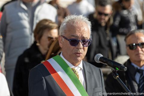 Il sindaco durante la cerimonia del 22 (Foto Michele Di Lonardo)