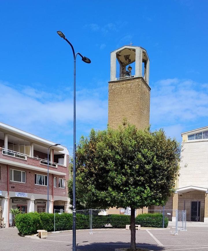 Campanile della chiesa di San Francesco a Lavinio