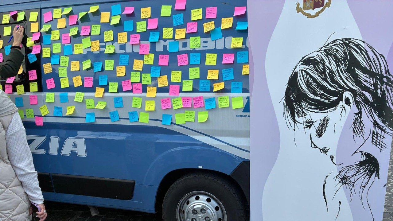 Il camper della Polizia di Stato