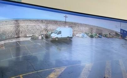 Uno dei mezzi ripreso dalle telecamere